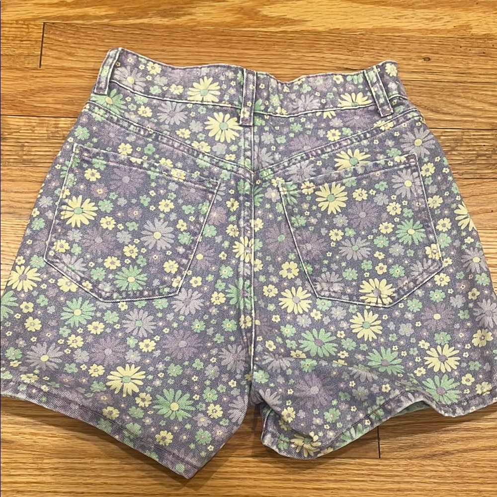 Zara Floral High-Waisted Denim Shorts - Picture 4 of 4